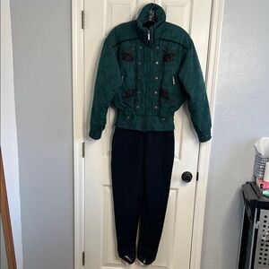 Vintage green black rose embroidery ski suit stirrup pants size 6 Head
